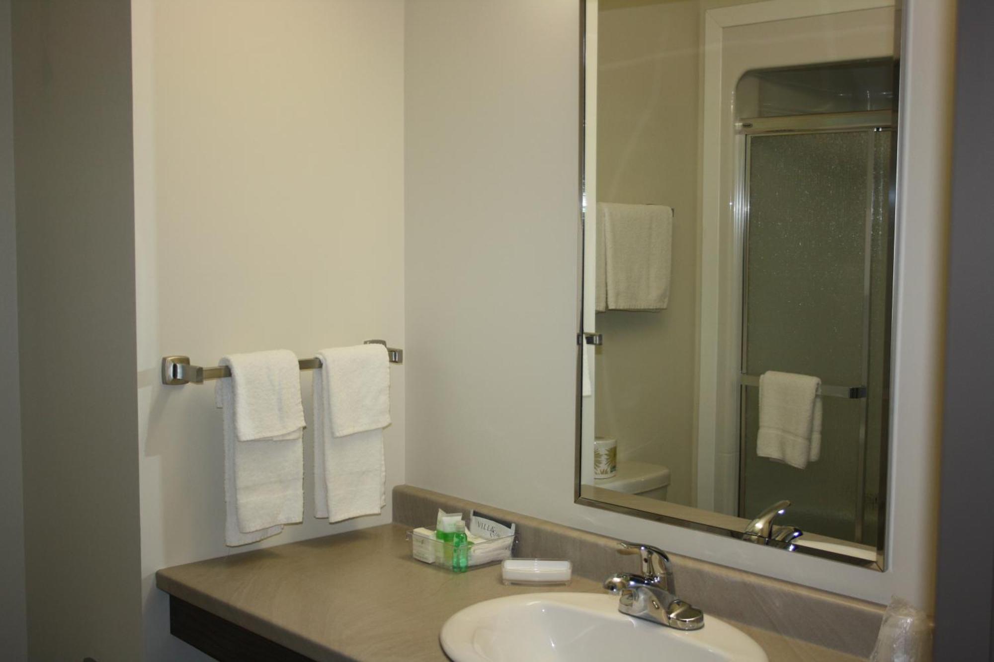 Crossroads Inn & Suites Paradise Bilik gambar