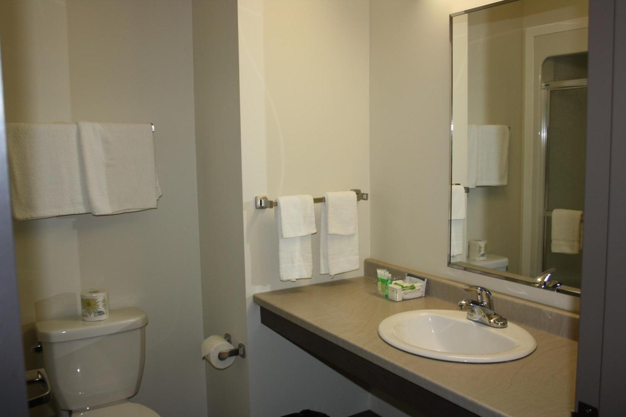 Crossroads Inn & Suites Paradise Bilik gambar