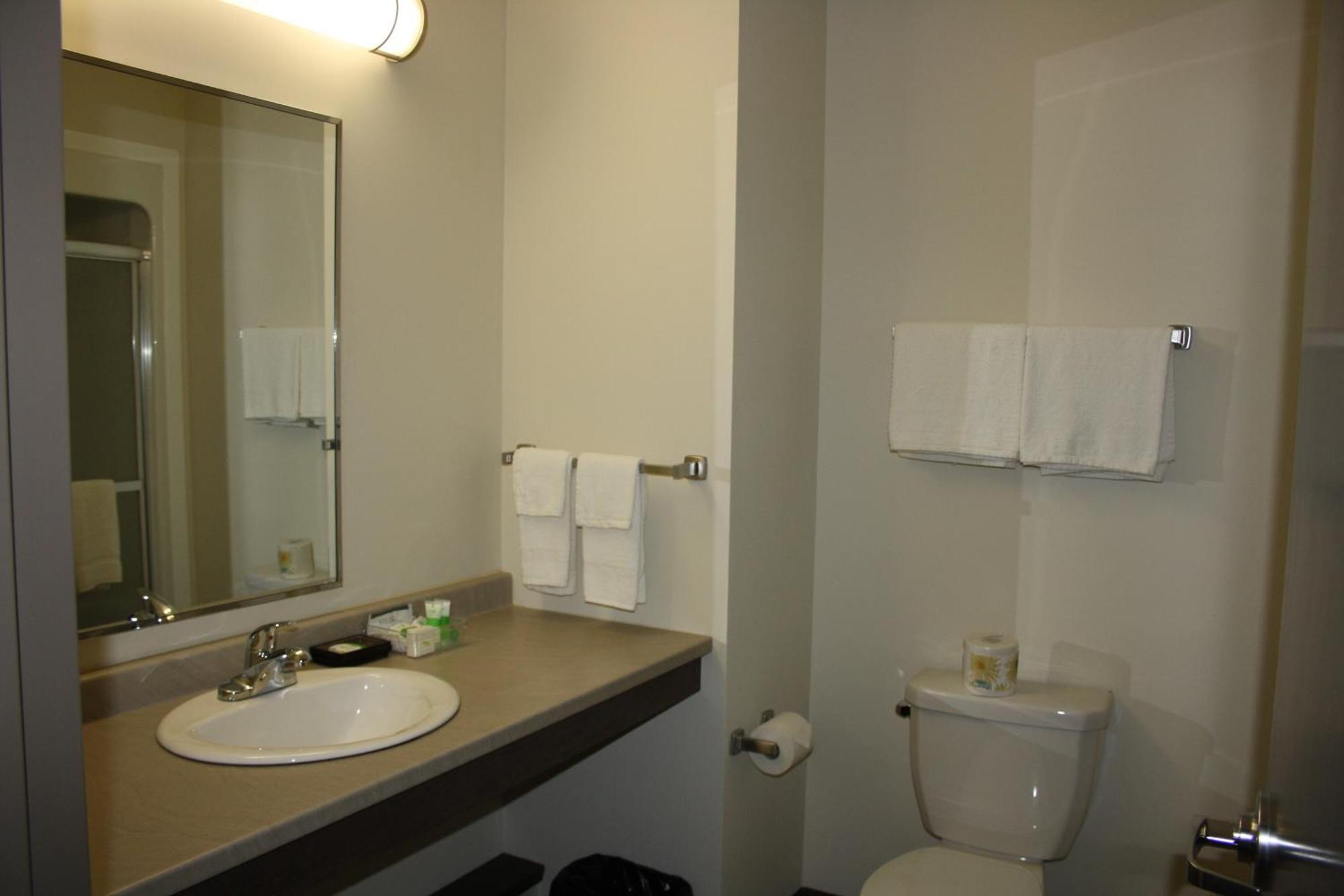 Crossroads Inn & Suites Paradise Bilik gambar