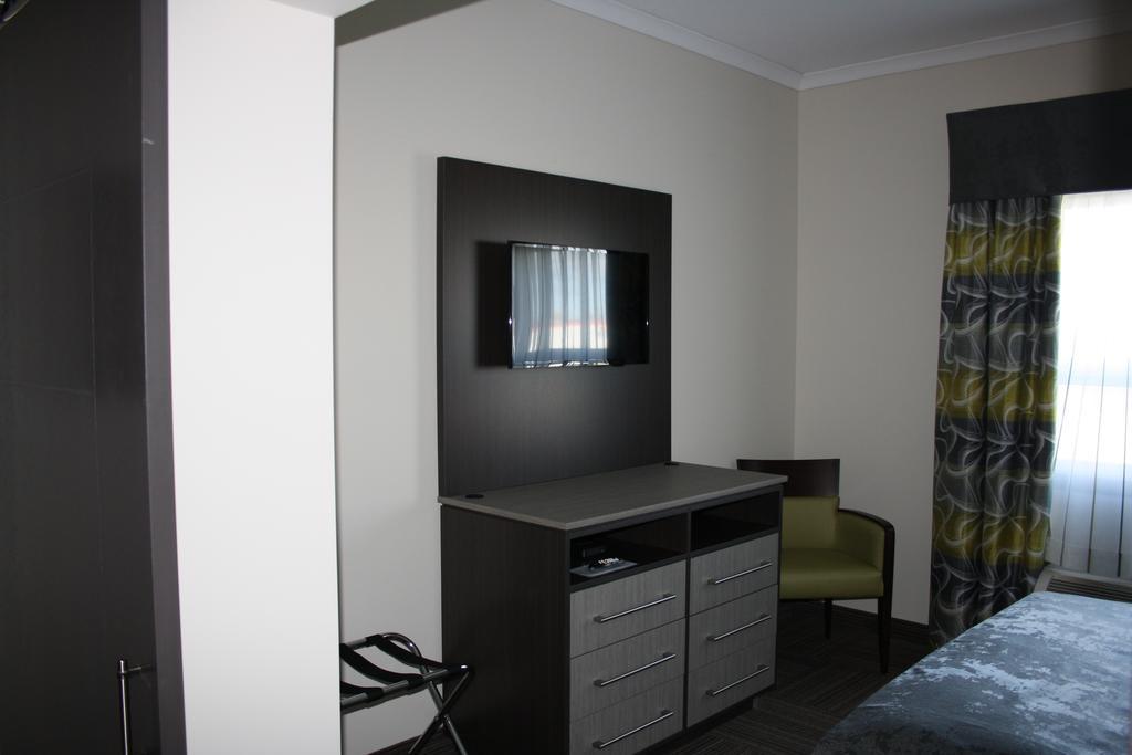 Crossroads Inn & Suites Paradise Luaran gambar