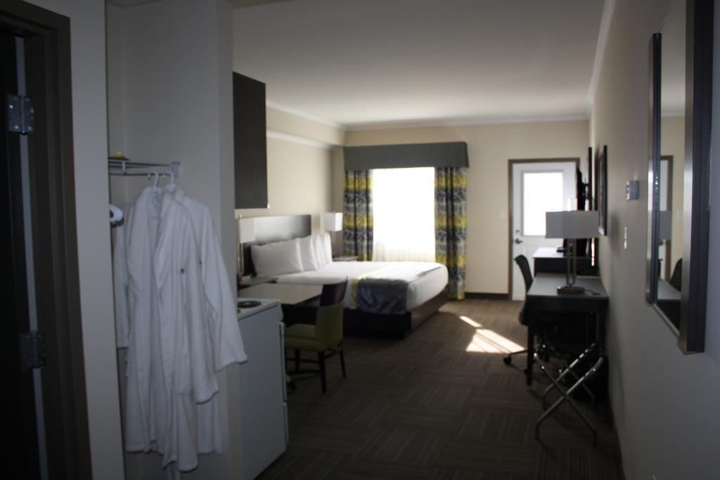 Crossroads Inn & Suites Paradise Luaran gambar