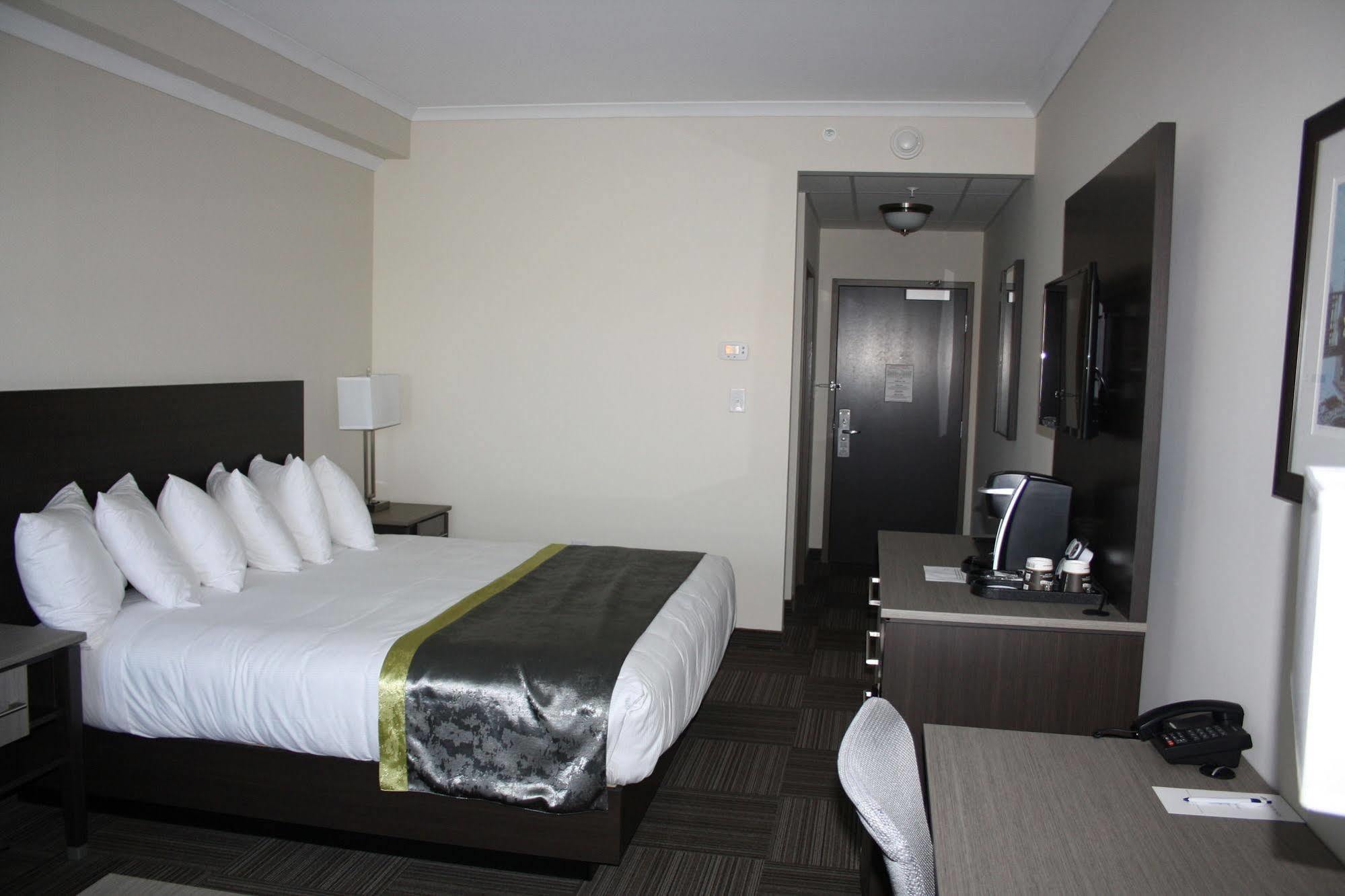 Crossroads Inn & Suites Paradise Luaran gambar